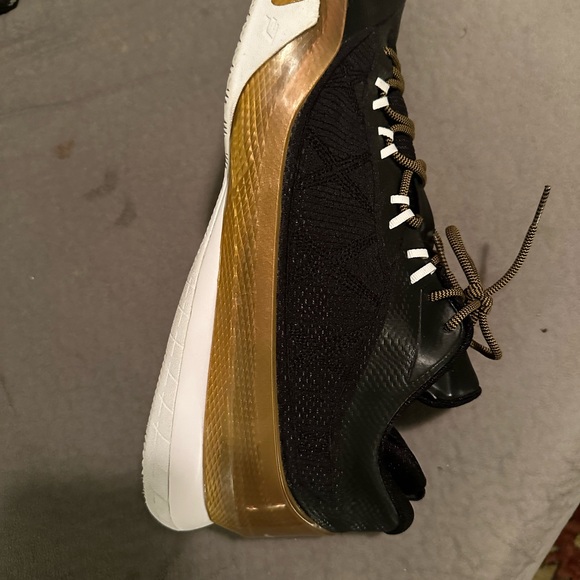 SAMPLE Promo Nike 15 Air Jordan CP3 VIII Cris Paul Black White Gold Sneakers - Picture 3 of 13